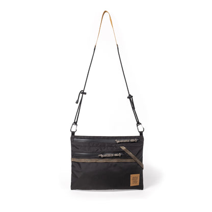 MOUNTAIN ACCESSORY SHOULDER BAG
