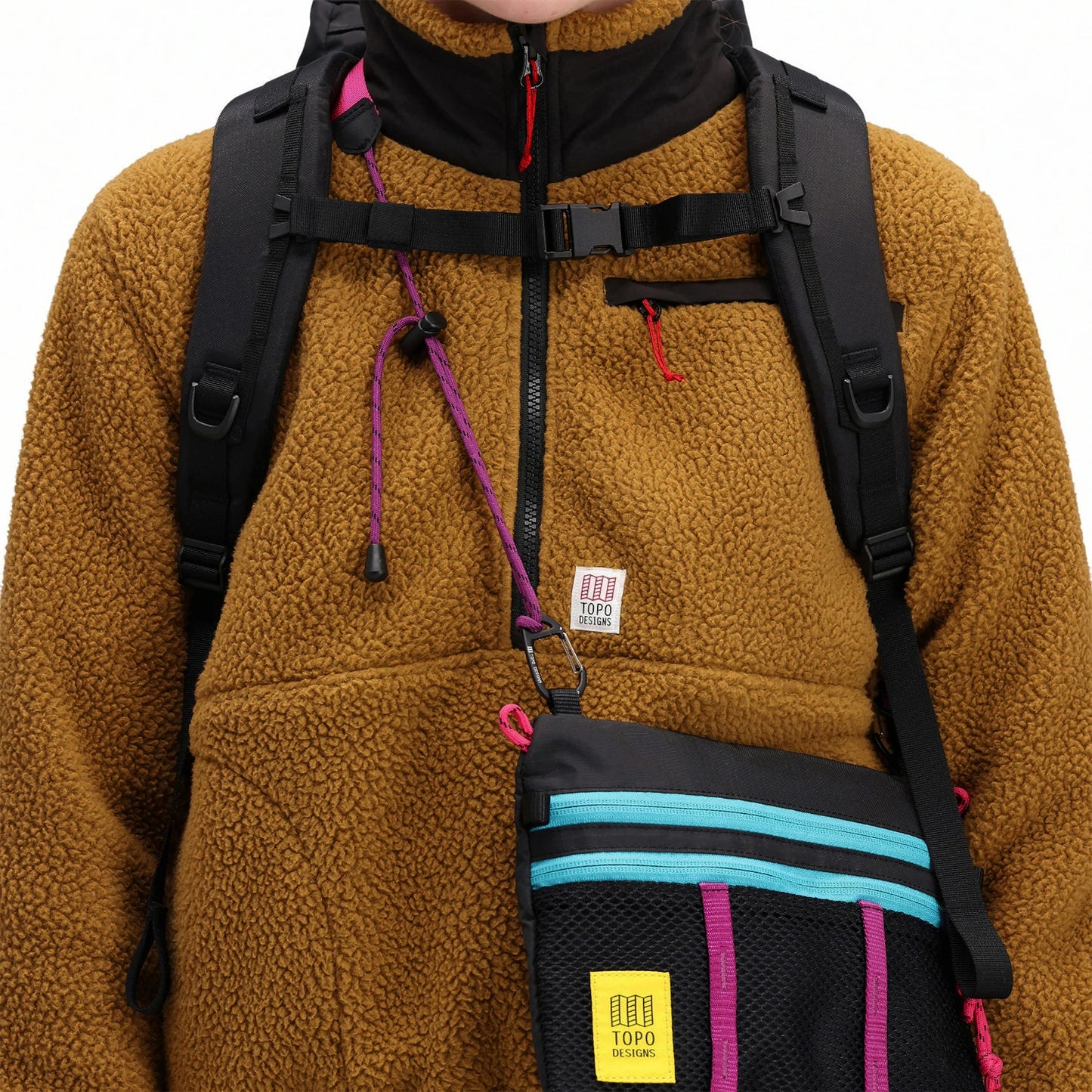 MOUNTAIN ACCESSORY SHOULDER BAG